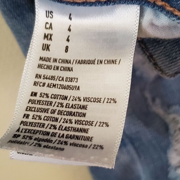 American Eagle Midi Distressed Denim Shorts Size 4 - Picture 8 of 8